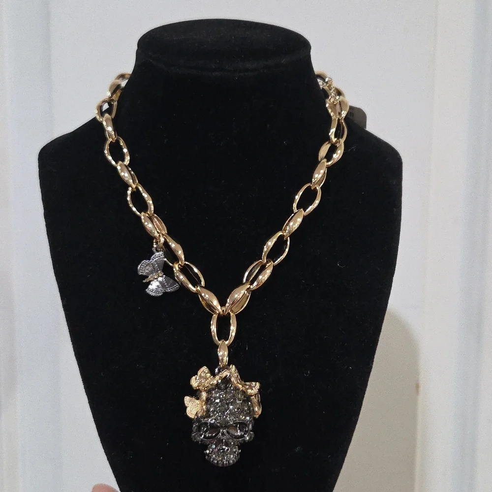 🖤▪️Betsey Johnson▪️ Rhinestone Skull Gold Link chain Butterfly 17